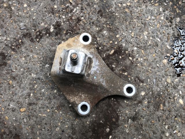 bontott MAZDA 2 Váltó Tartó Bak (Pozíciófüggetlen)