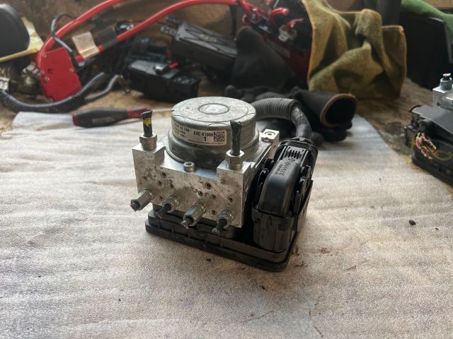 bontott MAZDA 2 ABS Kocka