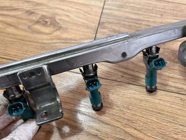 bontott MAZDA 2 Porlasztó Sor / Híd