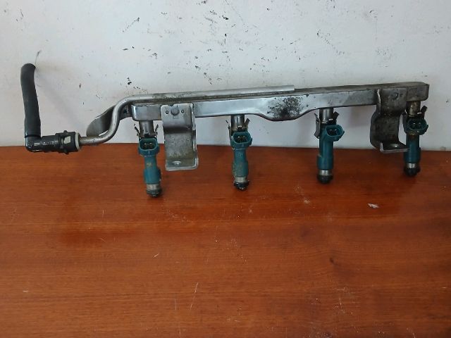 bontott MAZDA 2 Porlasztó Sor / Híd