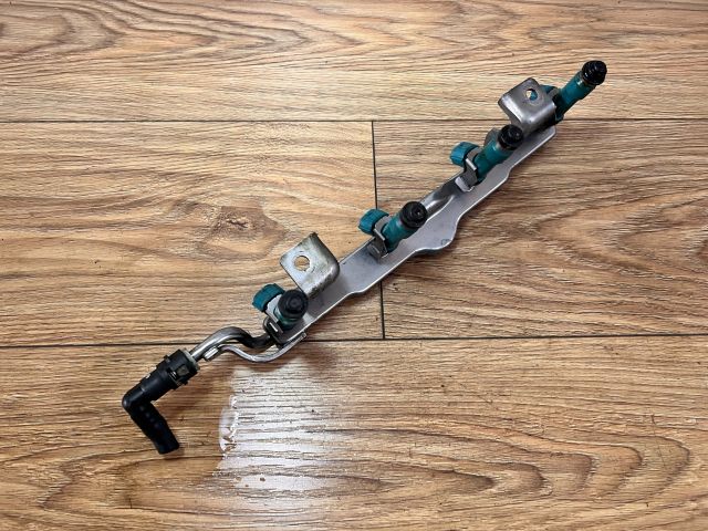 bontott MAZDA 2 Porlasztó Sor / Híd