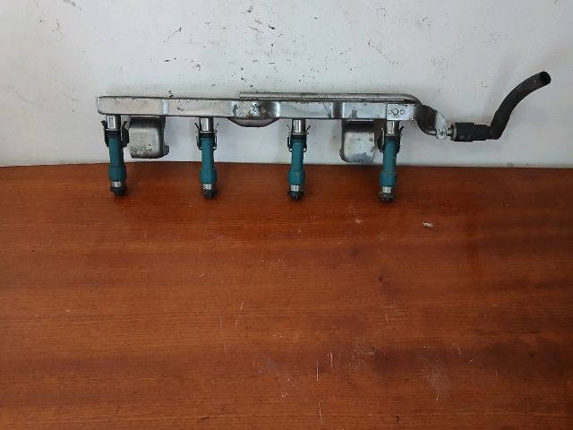 bontott MAZDA 2 Porlasztó Sor / Híd