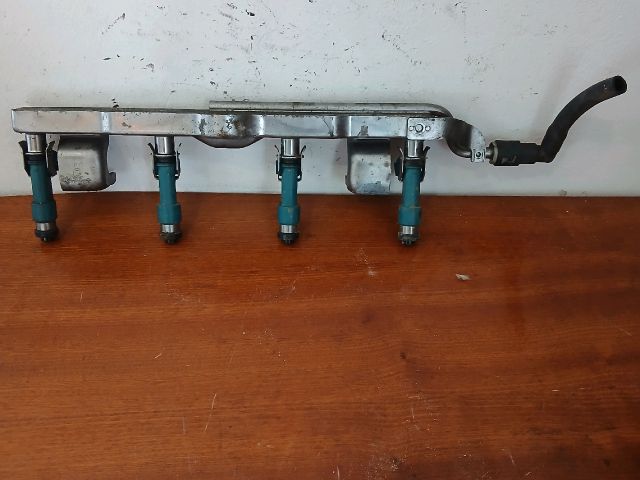 bontott MAZDA 2 Porlasztó Sor / Híd