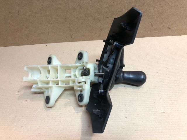 bontott MAZDA 2 Váltó Kulissza