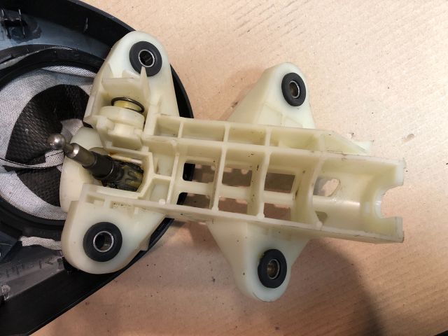 bontott MAZDA 2 Váltó Kulissza