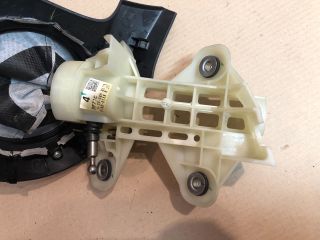 bontott MAZDA 2 Váltó Kulissza