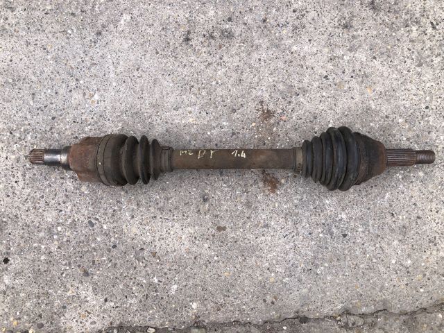 bontott MAZDA 2 Bal Féltengely