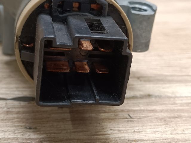 bontott MAZDA 2 Gyújtáskapcsoló Házzal