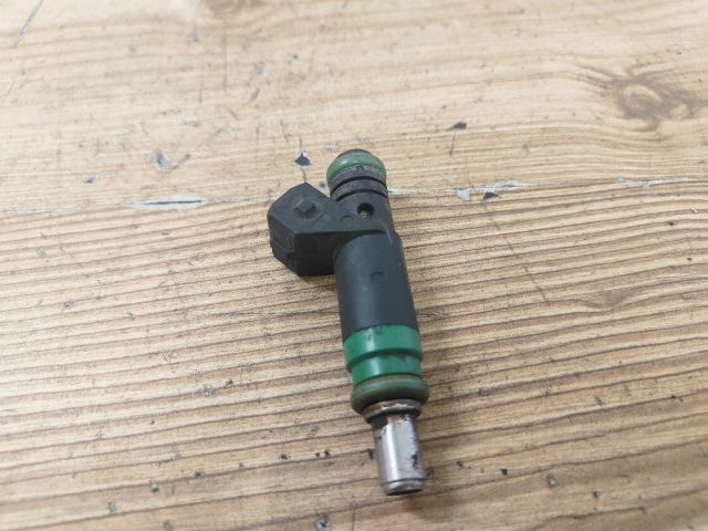 bontott MAZDA 2 Porlasztó (1 db)