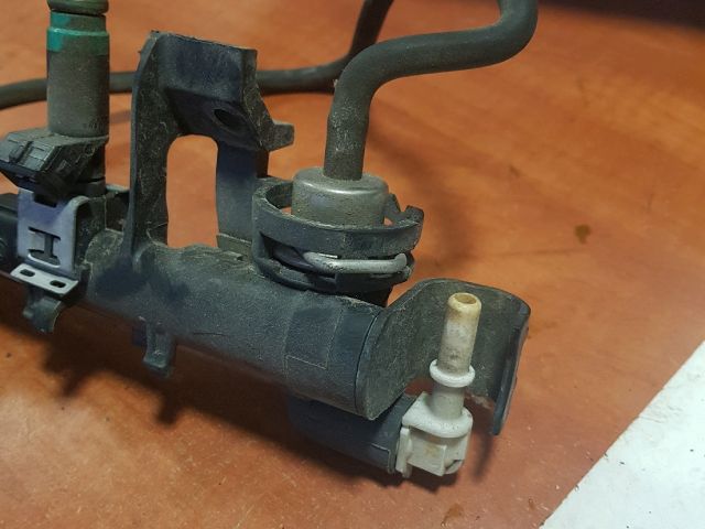 bontott MAZDA 2 Porlasztó (1 db)