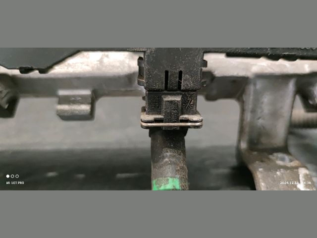 bontott MAZDA 2 Porlasztó Sor / Híd