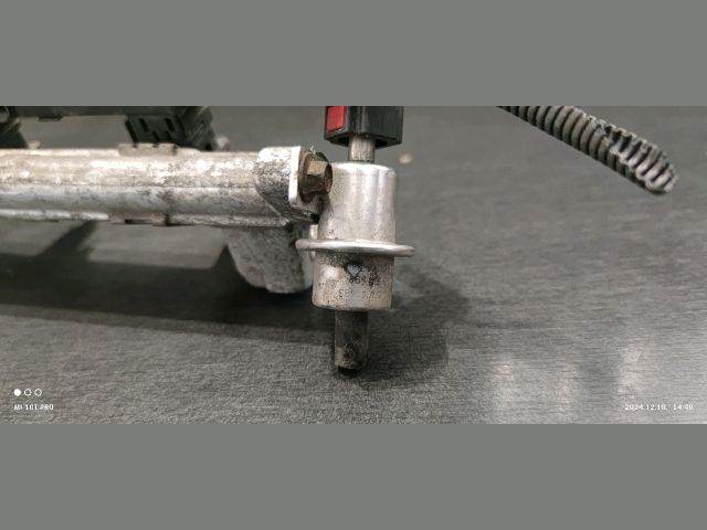 bontott MAZDA 2 Porlasztó Sor / Híd