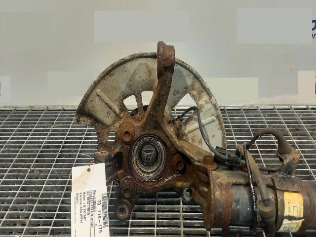 bontott MAZDA 2 Bal első Csonkállvány