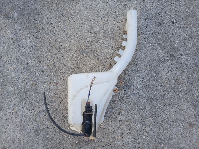 bontott MAZDA 2 Ablakmosó Tartály