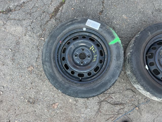 bontott MAZDA 2 Acélfelni Gumival (1 db)