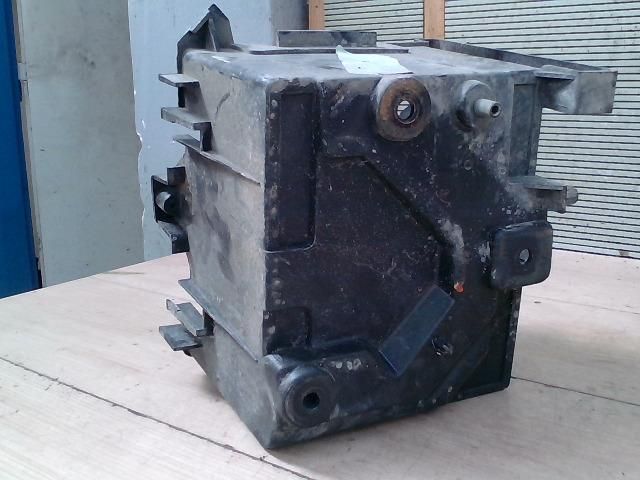 bontott MAZDA 2 Akkumulátor Tartó