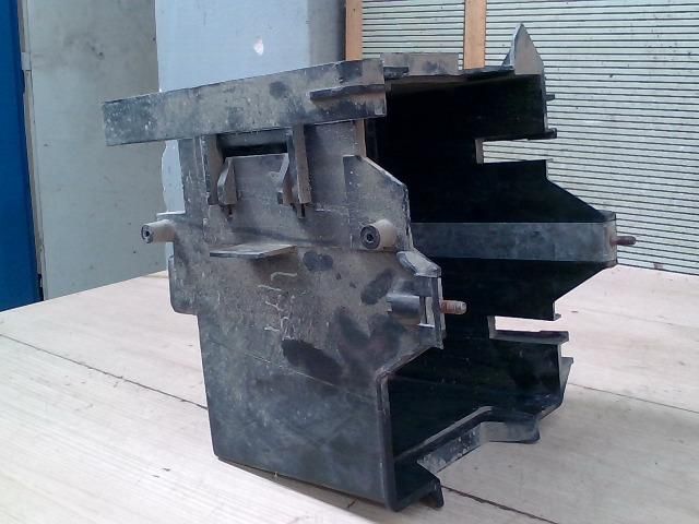 bontott MAZDA 2 Akkumulátor Tartó