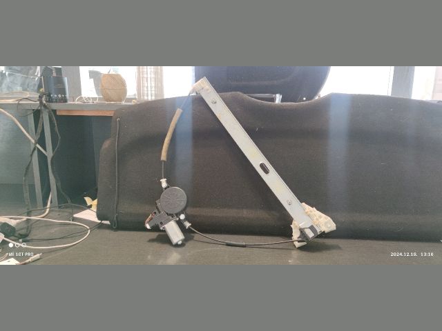 bontott MAZDA 2 Bal első Ablakemelő Szerkezet (Elektromos)