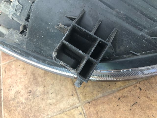 bontott MAZDA 2 Bal Fényszóró