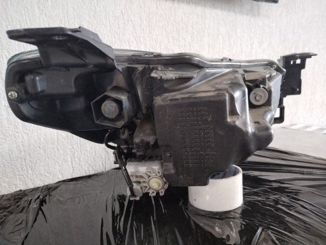 bontott MAZDA 2 Bal Fényszóró