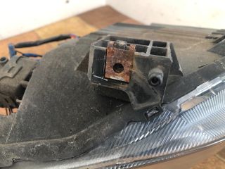 bontott MAZDA 2 Bal Fényszóró