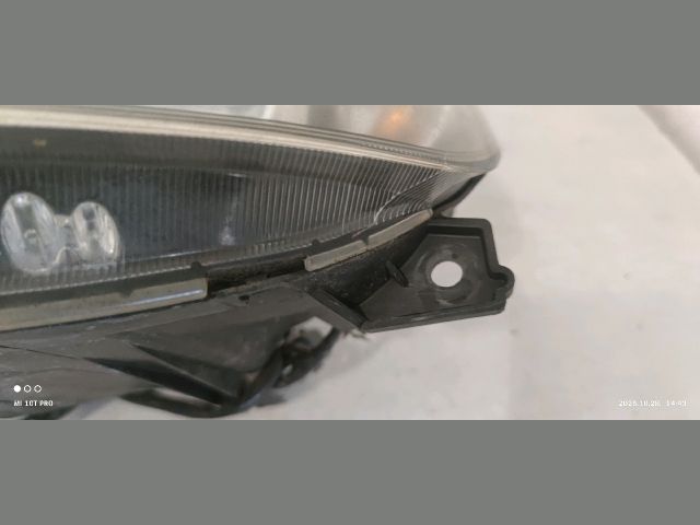 bontott MAZDA 2 Bal Fényszóró