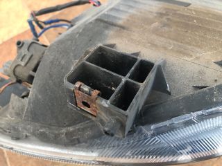 bontott MAZDA 2 Bal Fényszóró