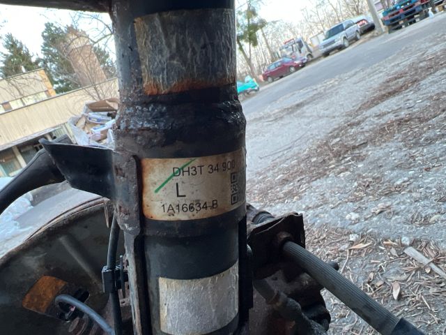 bontott MAZDA 2 Bal Gólyaláb Csonkállvánnyal