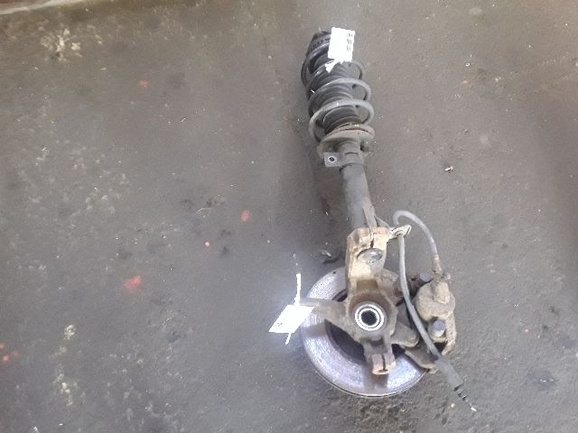 bontott MAZDA 2 Bal Gólyaláb Csonkállvánnyal