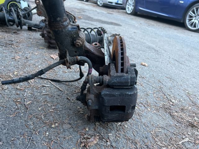 bontott MAZDA 2 Bal Gólyaláb Csonkállvánnyal