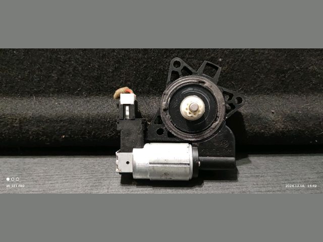 bontott MAZDA 2 Bal hátsó Ablakemelő Motor