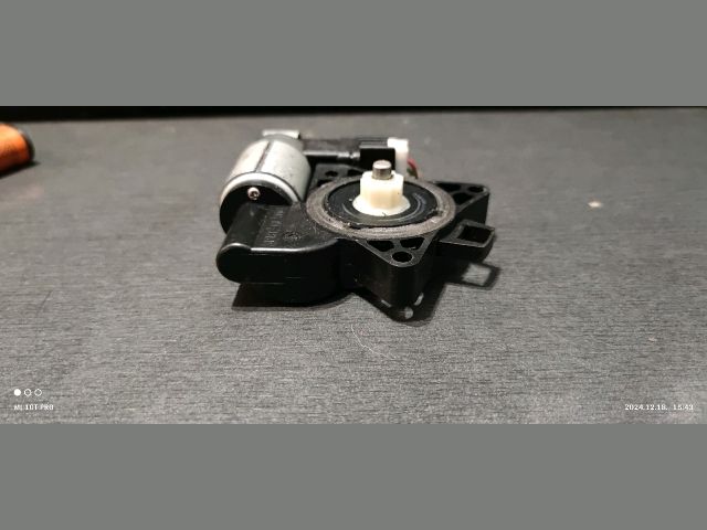 bontott MAZDA 2 Bal hátsó Ablakemelő Motor