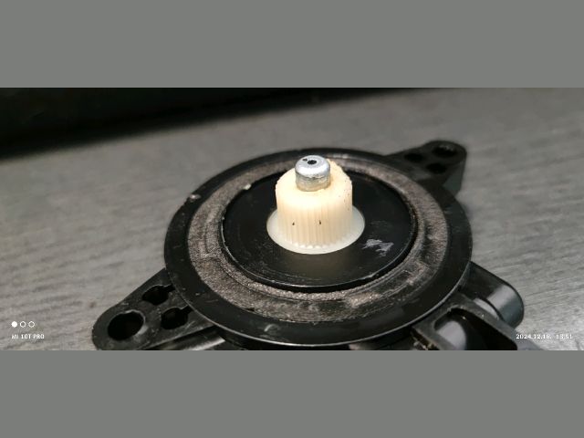 bontott MAZDA 2 Bal hátsó Ablakemelő Motor