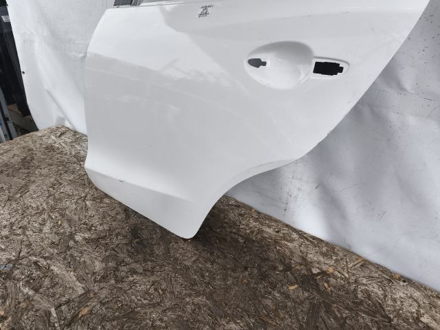 bontott MAZDA 2 Bal hátsó Ajtó (Üres lemez)