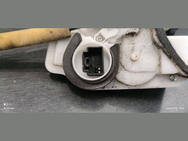 bontott MAZDA 2 Bal hátsó Ajtózár