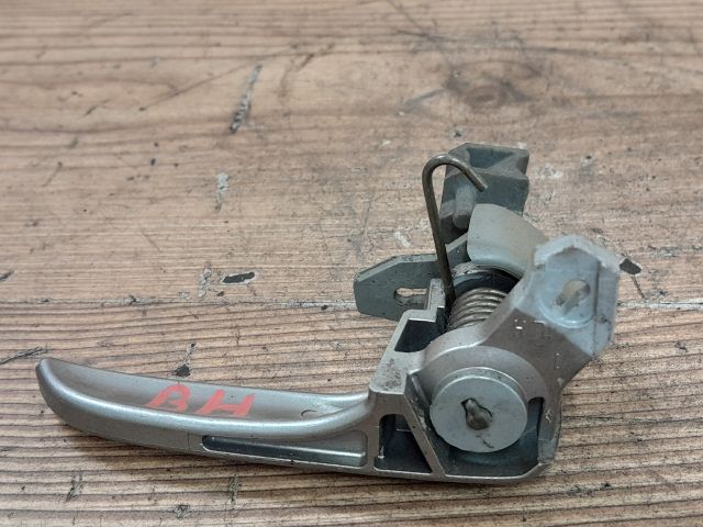 bontott MAZDA 2 Bal hátsó Belső Kilincs