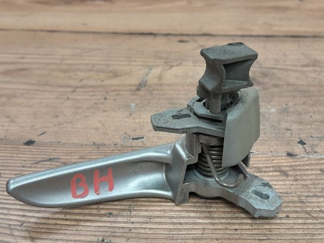 bontott MAZDA 2 Bal hátsó Belső Kilincs