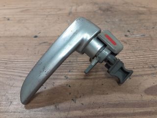 bontott MAZDA 2 Bal hátsó Belső Kilincs