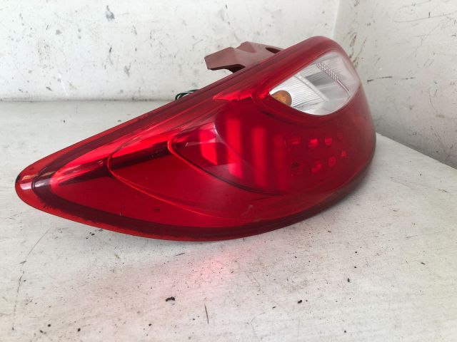 bontott MAZDA 2 Bal Hátsó Lámpa