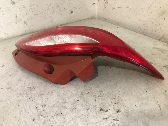 bontott MAZDA 2 Bal Hátsó Lámpa