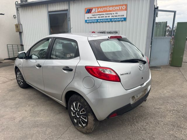 bontott MAZDA 2 Bal Hátsó Lámpa