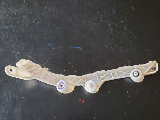 bontott MAZDA 2 Bal hátsó Oldal Lökhárító Tartó (Műanyag)