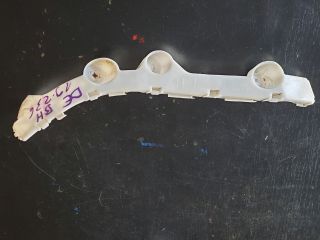 bontott MAZDA 2 Bal hátsó Oldal Lökhárító Tartó (Műanyag)