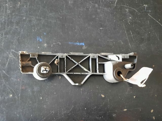 bontott MAZDA 2 Bal hátsó Oldal Lökhárító Tartó (Műanyag)