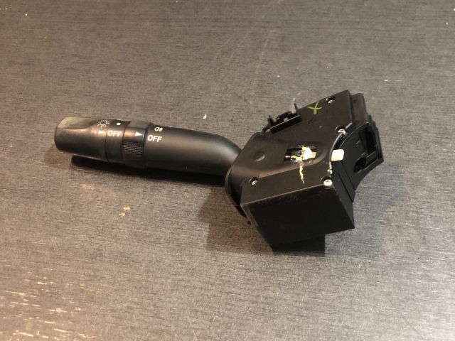 bontott MAZDA 2 Bal Kormánykapcsoló Irányjelző