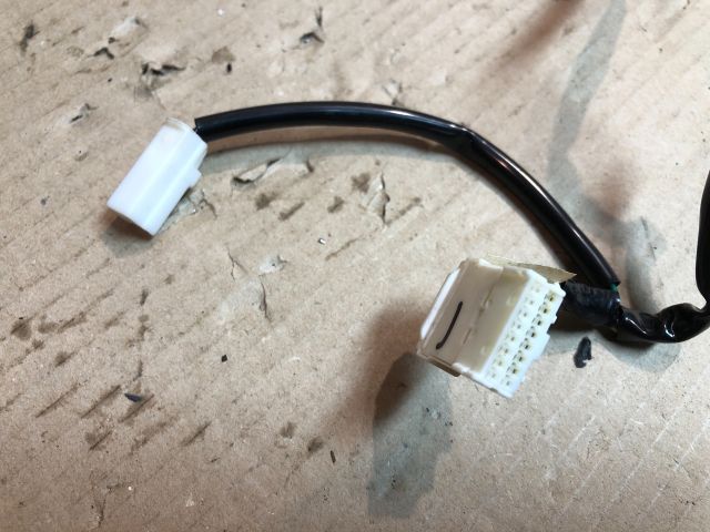 bontott MAZDA 2 Bal Multikormány Kapcsoló