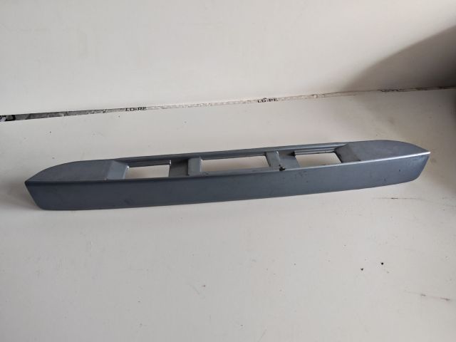 bontott MAZDA 2 Csomagtérajtó Díszléc