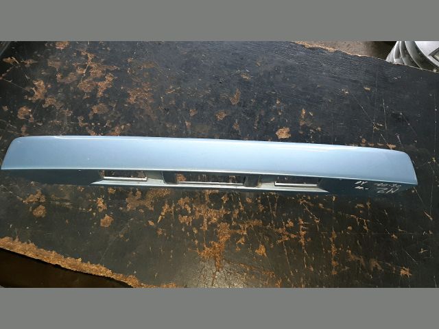 bontott MAZDA 2 Csomagtérajtó Díszléc