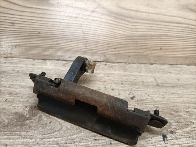 bontott MAZDA 2 Csomagtérajtó Kilincs