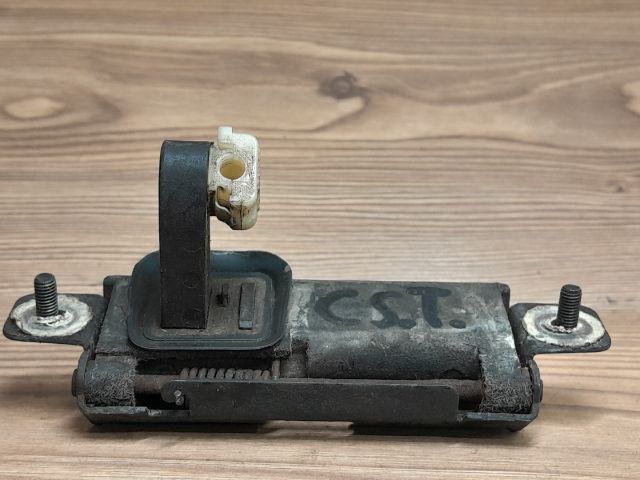 bontott MAZDA 2 Csomagtérajtó Kilincs